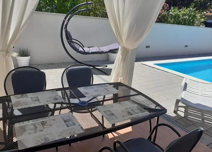 Apartment Sidro *