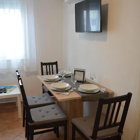 Apartment Sidro *