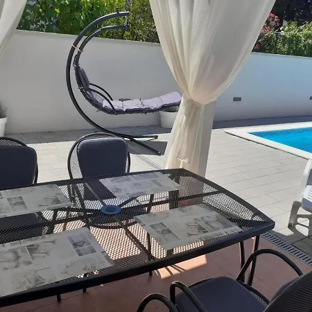 Apartment Sidro *