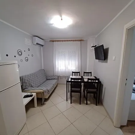 Apartment Sidro *