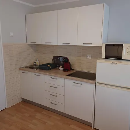 Sidro Apartment *