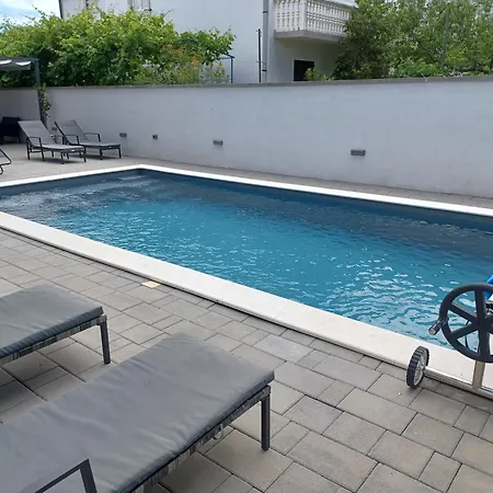 Sidro Apartment *